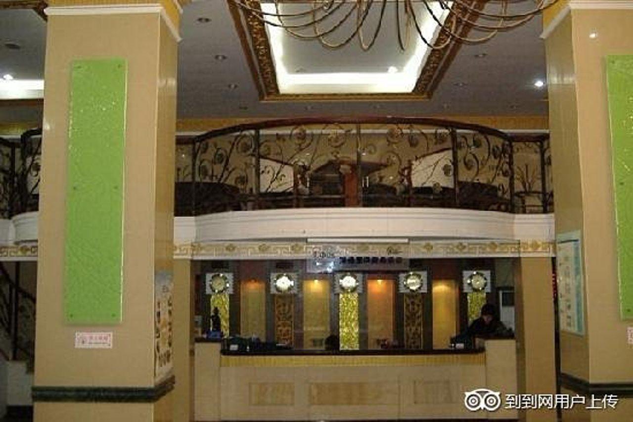 Greentree Inn Qingdao Railway Station East Square Pichaiyuan Express Hotel ภายนอก รูปภาพ